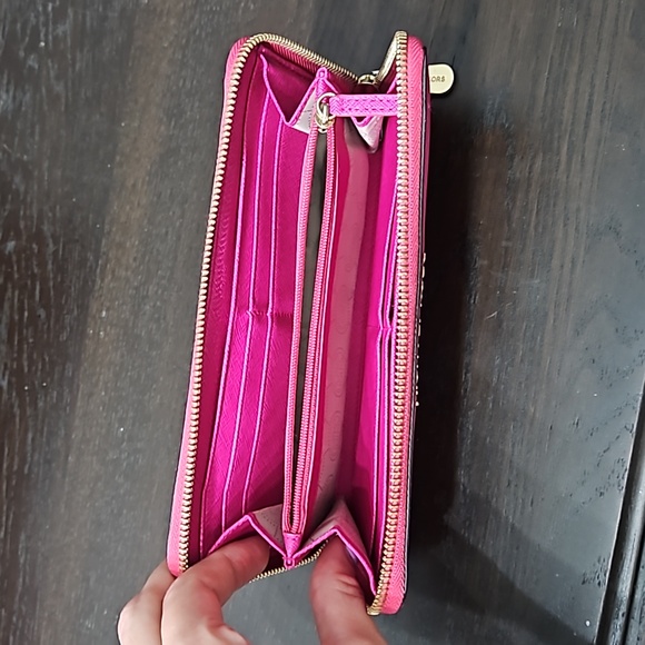 Michael Kors Jet Set Travel Wallet - Picture 3 of 3